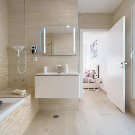 Eden Villa, With Jacuzzi And Ocean View 别墅 *