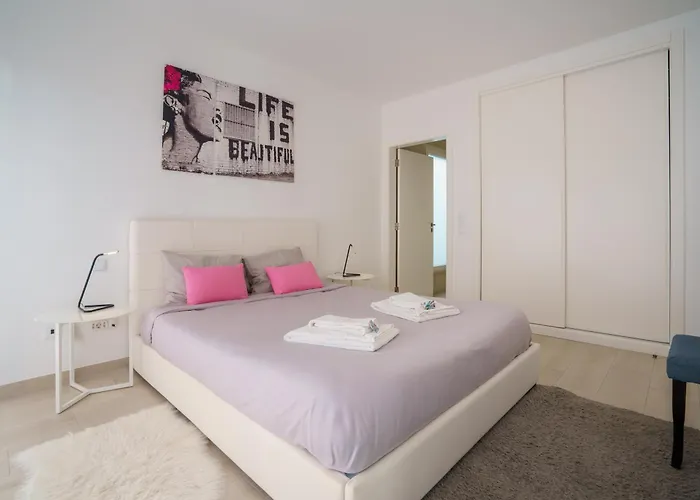 Eden Villa, With Jacuzzi&ocean View Villa Ribamar (Lourinha)